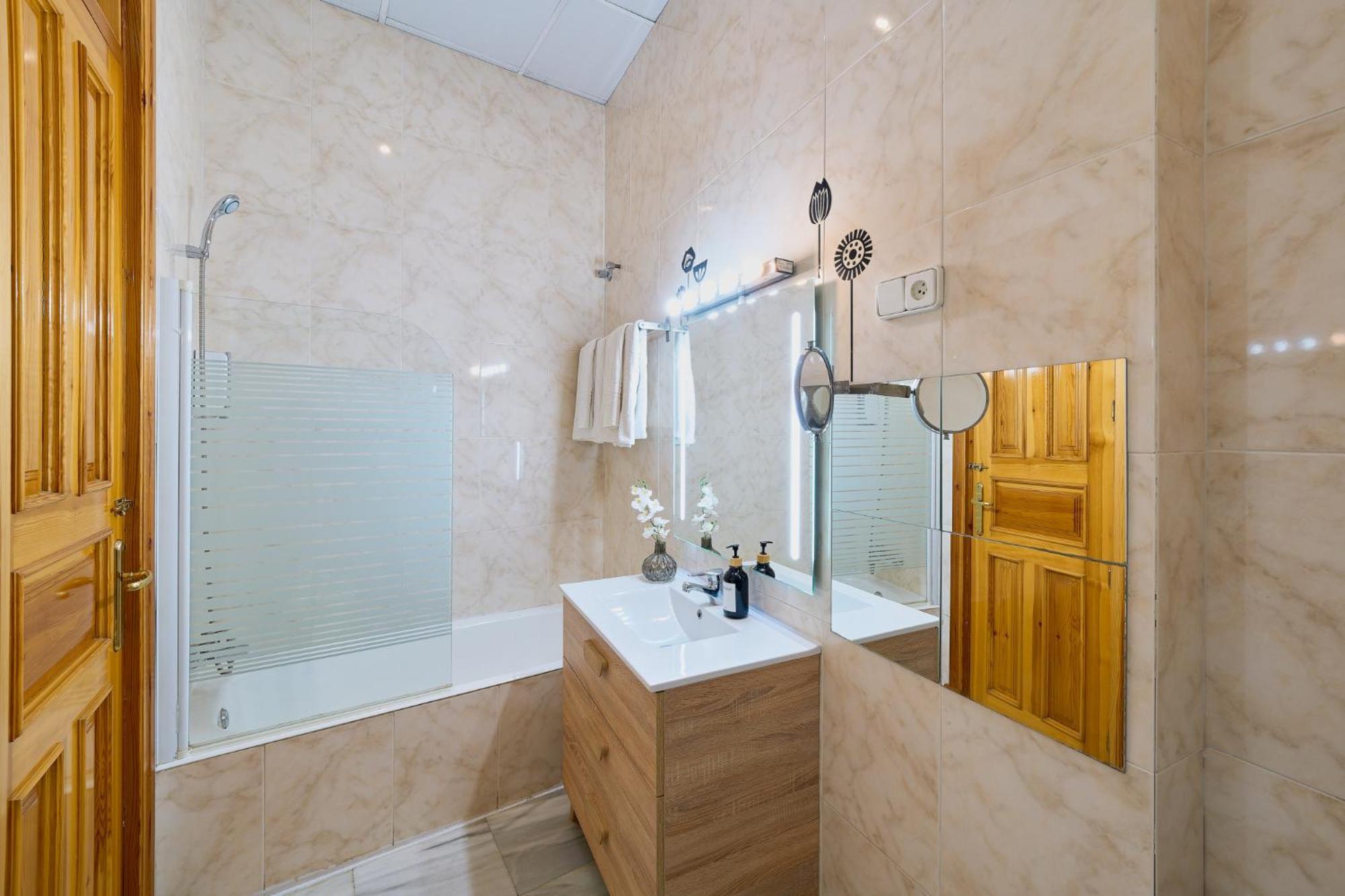 Boutique Suites Echegaray Malaga Bagian luar foto